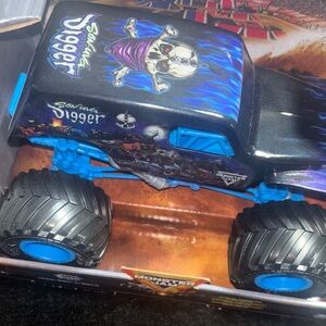 Monster jam truck